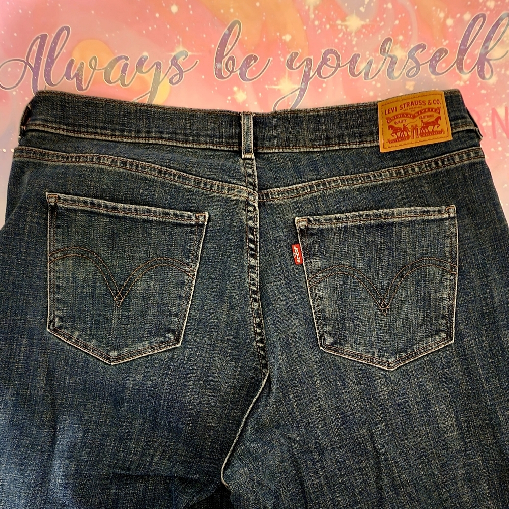 Levi's Jean's - Picture 2 of 6